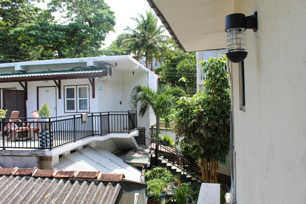 Blue Eyes Inn Unawatuna Exterior photo