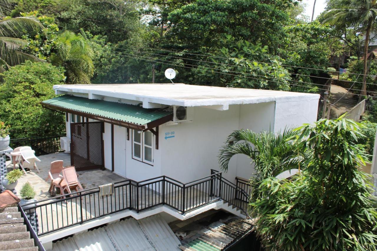 Blue Eyes Inn Unawatuna Exterior photo