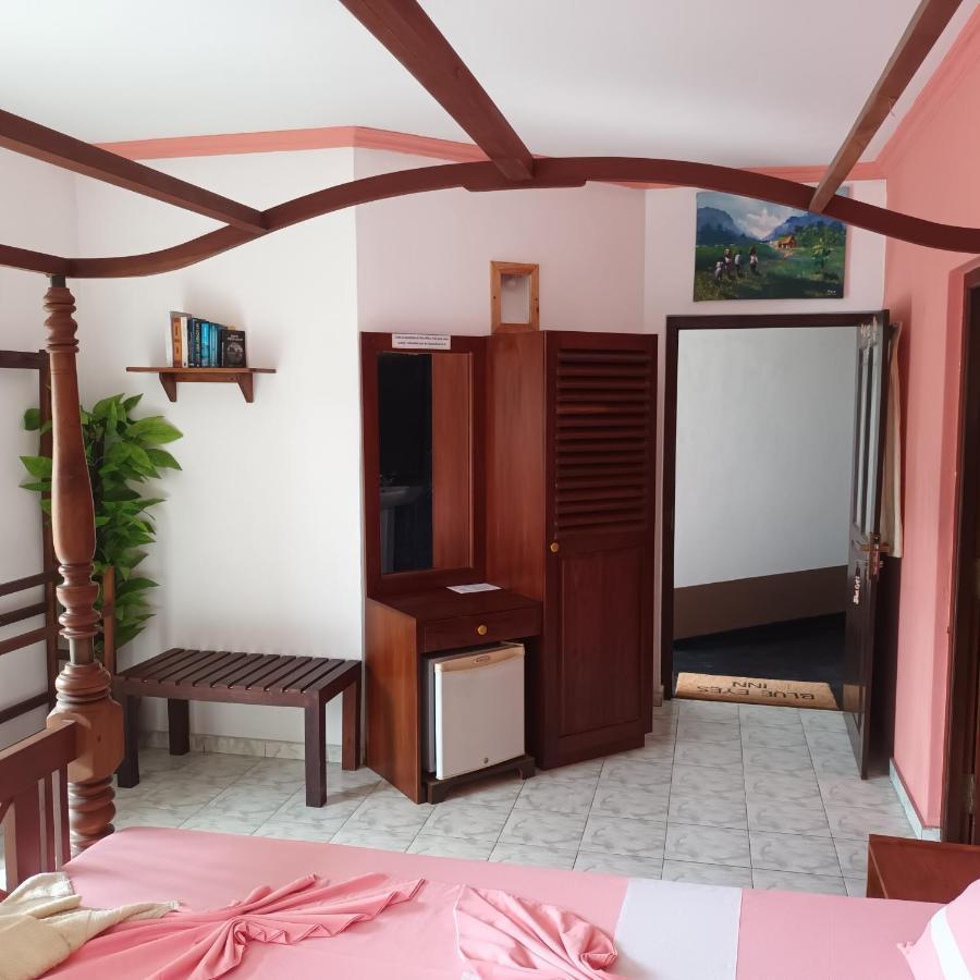 Blue Eyes Inn Unawatuna Exterior photo